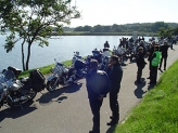 MC og motorcyklister ved fjord